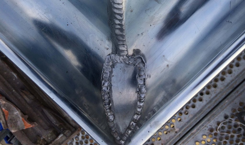 couvreur lorris, MILAN  Couverture lorris, toiture, aluminium, couverture en acier, couverture en aluminium, couverture bardage, couverture en cuivre, couverture métallique, couverture en plomb, couverture tuile, couverture en zinc, chéneau, châssis de toit, zinguerie